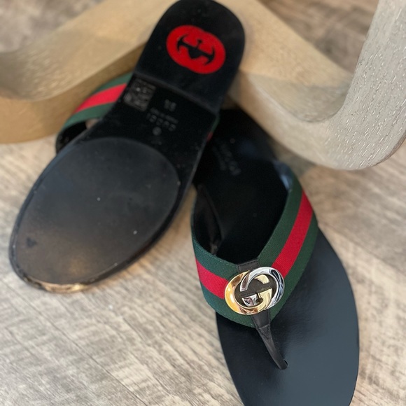 Men’s Gucci Slippers - Picture 2 of 3